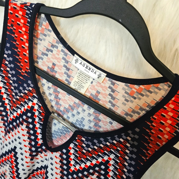 Agenda Petite Chevron Multicolor Keyhole Tank - Picture 3 of 5